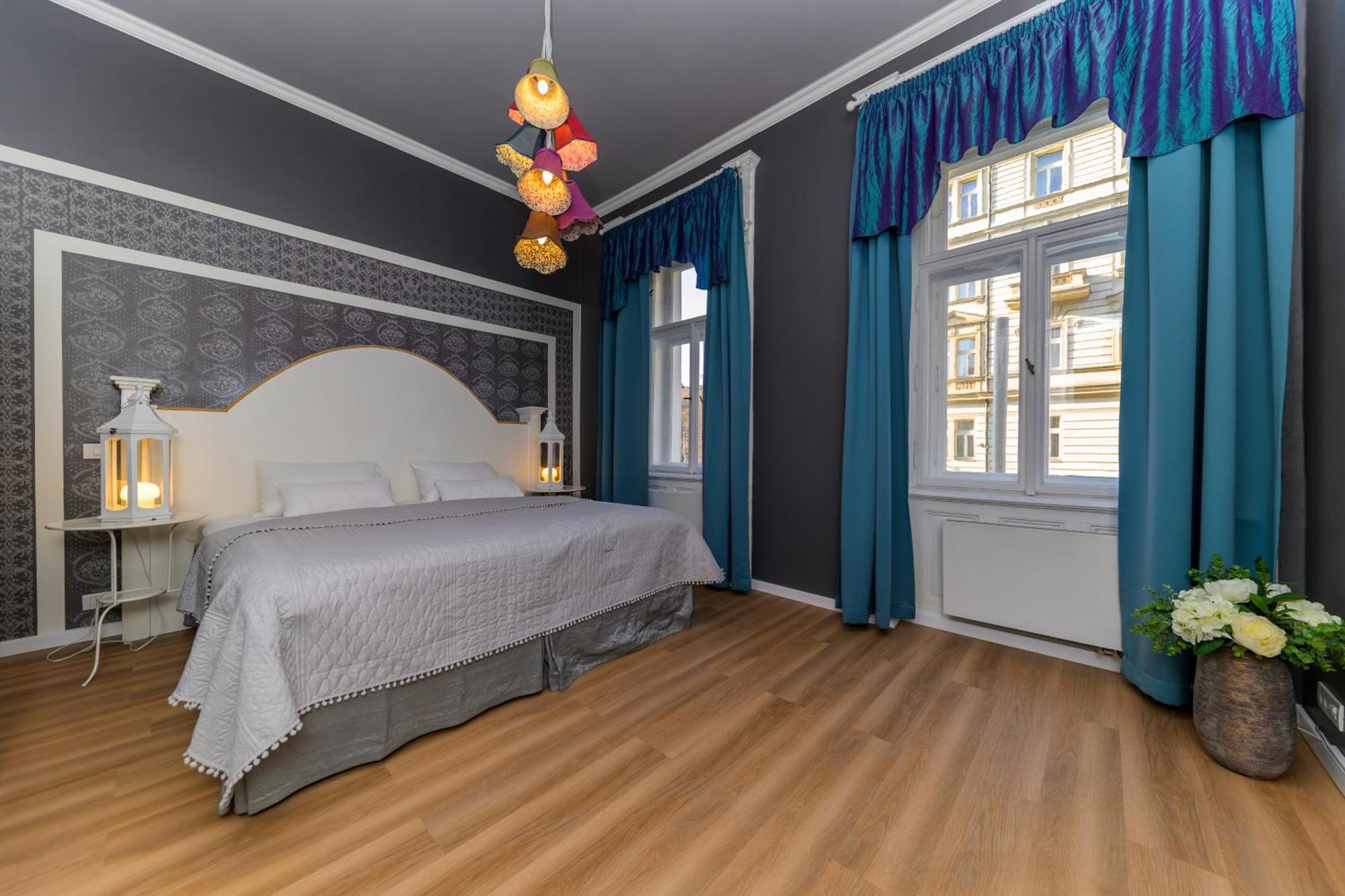 รอยัล ปราก ซิตี้ อพาร์ตเมนต์ Aparthotel ภายนอก รูปภาพ